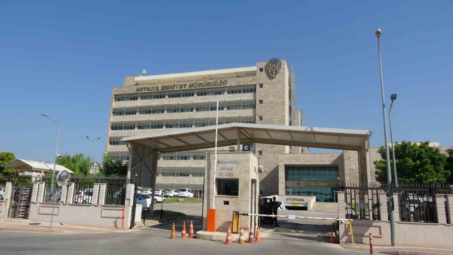 Rüşvet Ve Yolsuzluk Soruşturmasında Gözaltına Alınan 15 Kişi Adliyede