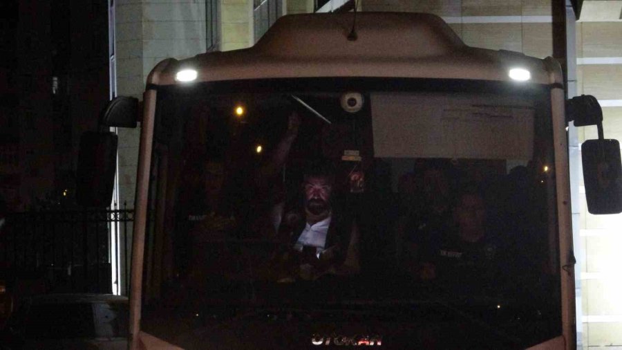 Antalya Büyükşehir Belediyesi’ne Yönelik Rüşvet Ve Yolsuzluk Soruşturmasında 8 Tutuklama