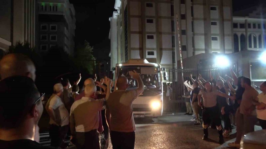 Antalya Büyükşehir Belediyesi’ne Yönelik Rüşvet Ve Yolsuzluk Soruşturmasında 8 Tutuklama