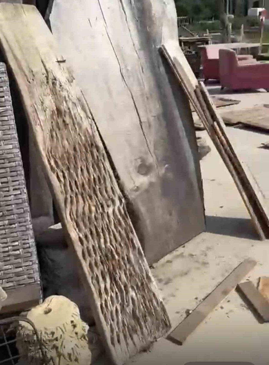 Restorasyon Uzmanı 300 Yıllık Ahşap Malzemelerin Satışına Kıyamadı