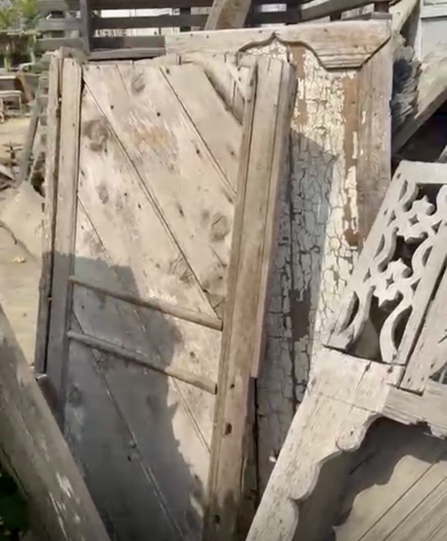 Restorasyon Uzmanı 300 Yıllık Ahşap Malzemelerin Satışına Kıyamadı
