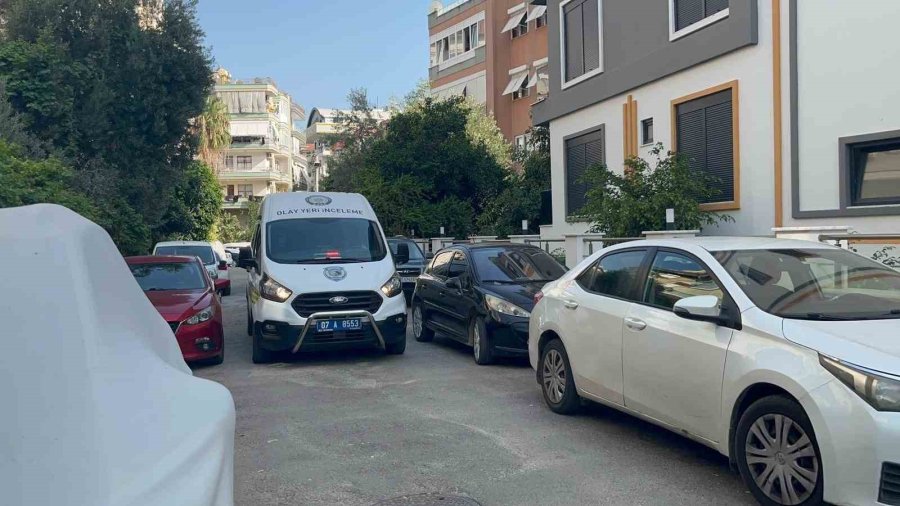 Emlakçıyı Arayıp Kiraladığı Evde Cinayet İşlediğini Söyleyen Zanlı Gümüşhanede Yakalandı