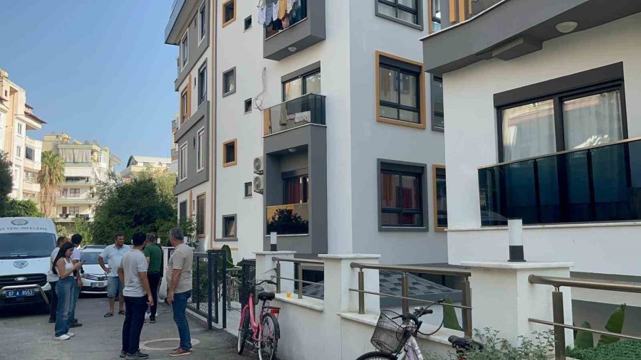 Emlakçıyı Arayıp Kiraladığı Evde Cinayet İşlediğini Söyleyen Zanlı Gümüşhanede Yakalandı