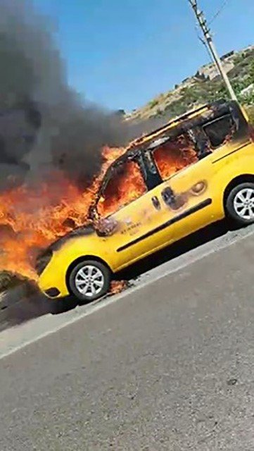 Alanya’da Seyir Halindeki Fiat Otomobil Alev Aldı