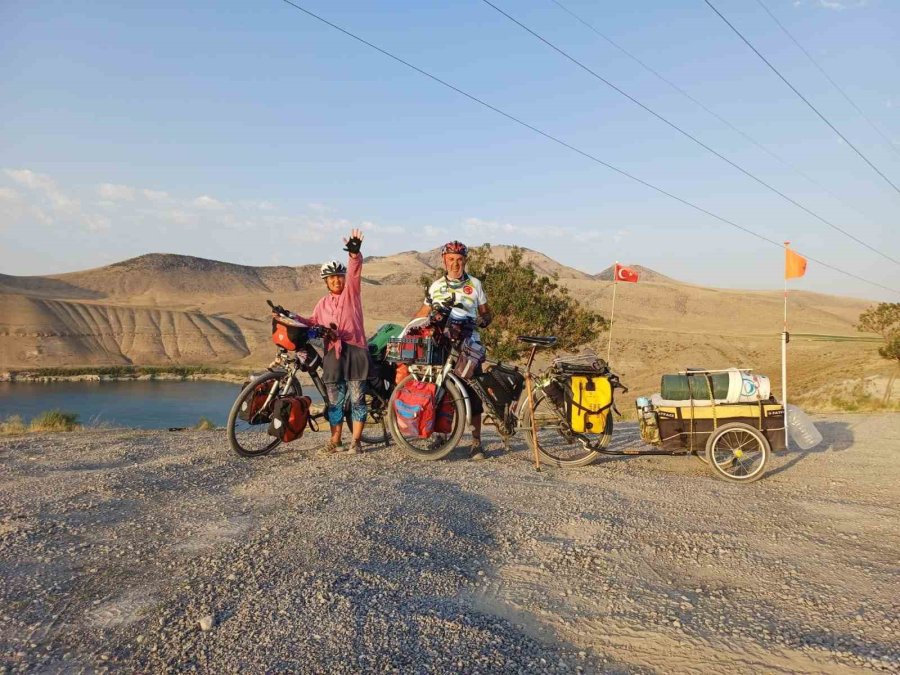 Bisikletle Türkiye Turu Yapan Emekli Çift Karapınar’da