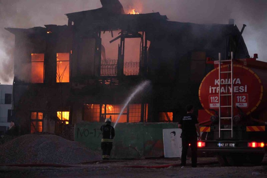 Konya’da Metruk Binada Yangın