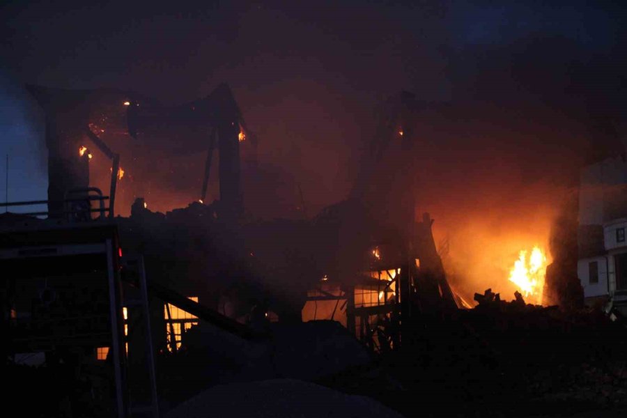 Konya’da Metruk Binada Yangın