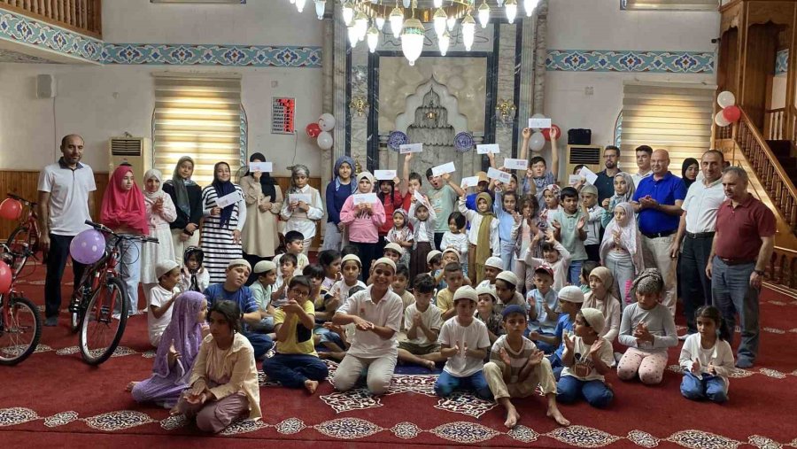 Mersinli İmam,çeyrek Asırdır Çocukları Ödüllendiriyor