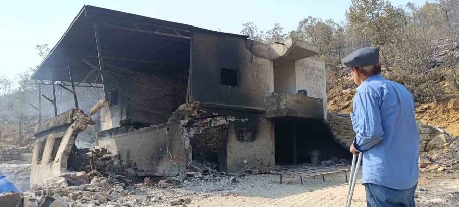 Mersin Valiliği: " Yangınlar Kontrol Altına Alınmış, Soğutma Çalışmaları Devam Etmektedir"