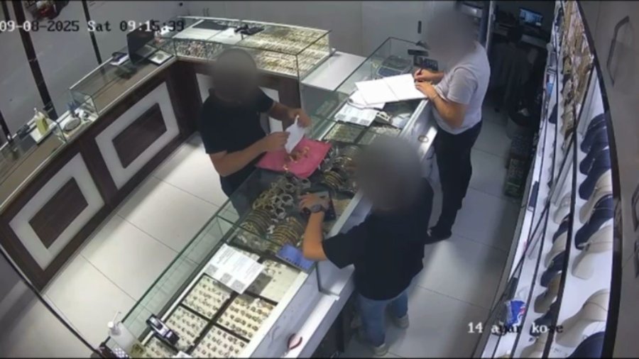 Emanet Silahla 60 Yaşındaki Kadını Öldürüp, Altınlarını Gasp Etmiş