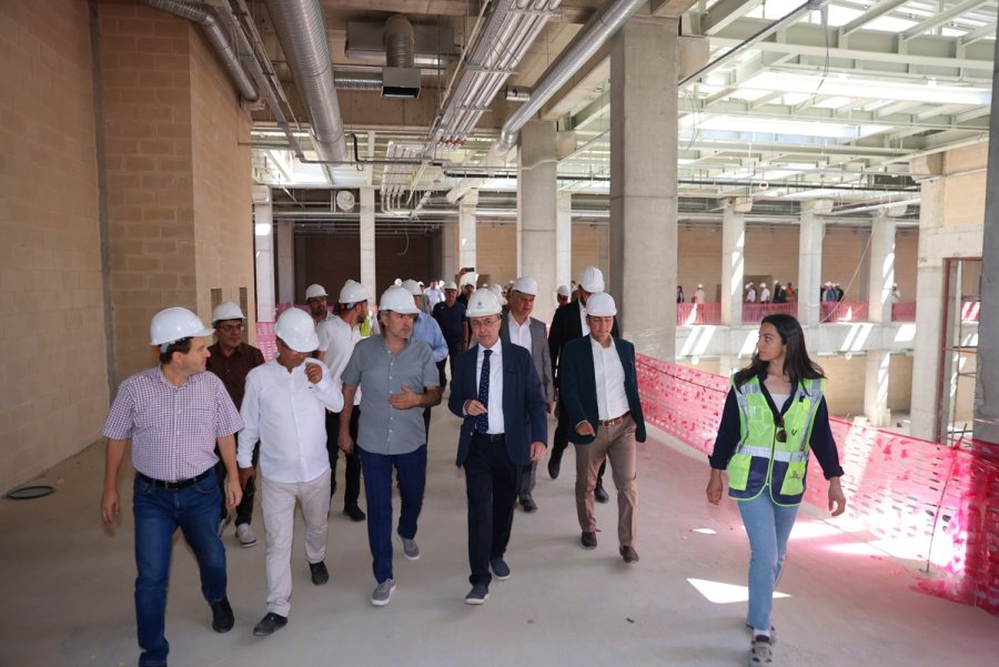 Eğitime Ve Spora Değer Katacak Yatırımlara Selçuklu İmzası