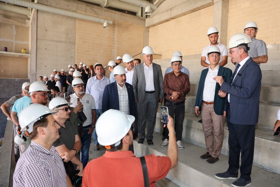 Eğitime Ve Spora Değer Katacak Yatırımlara Selçuklu İmzası