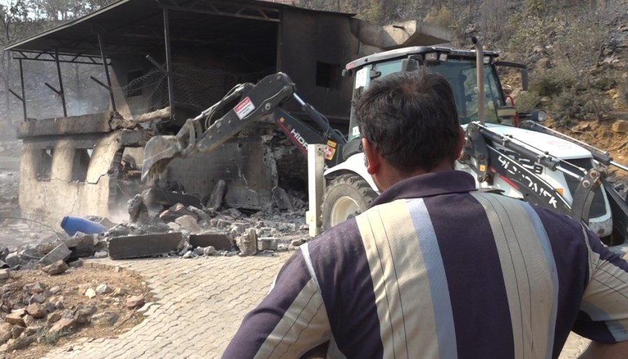 Mersin Silifke’de Yangın Büyük Ölçüde Kontrol Altına Alındı