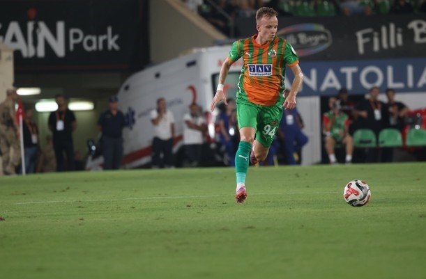 Trendyol Süper Lig: Corendon Alanyaspor: 0 - Çaykur Rizespor: 0 (ilk Yarı)