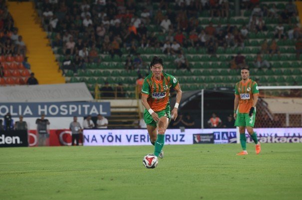 Trendyol Süper Lig: Corendon Alanyaspor: 0 - Çaykur Rizespor: 0 (ilk Yarı)