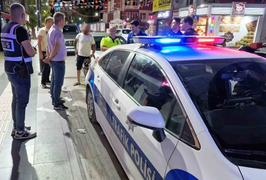 Muayenesiz Araçla Yakalanan Ehliyetsiz Ve Alkollü Sürücü: "kafamız Kıyak, Kusura Bakmayın"