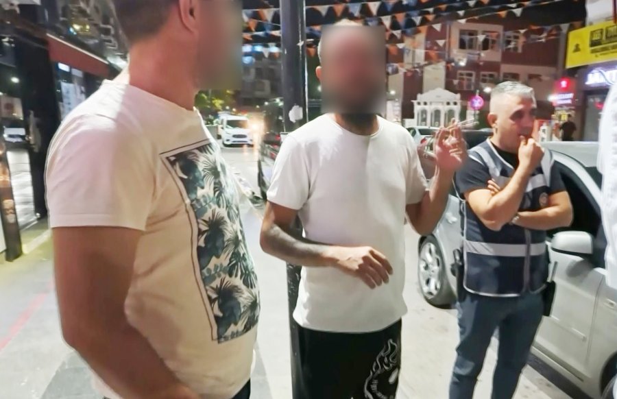 Muayenesiz Araçla Yakalanan Ehliyetsiz Ve Alkollü Sürücü: "kafamız Kıyak, Kusura Bakmayın"