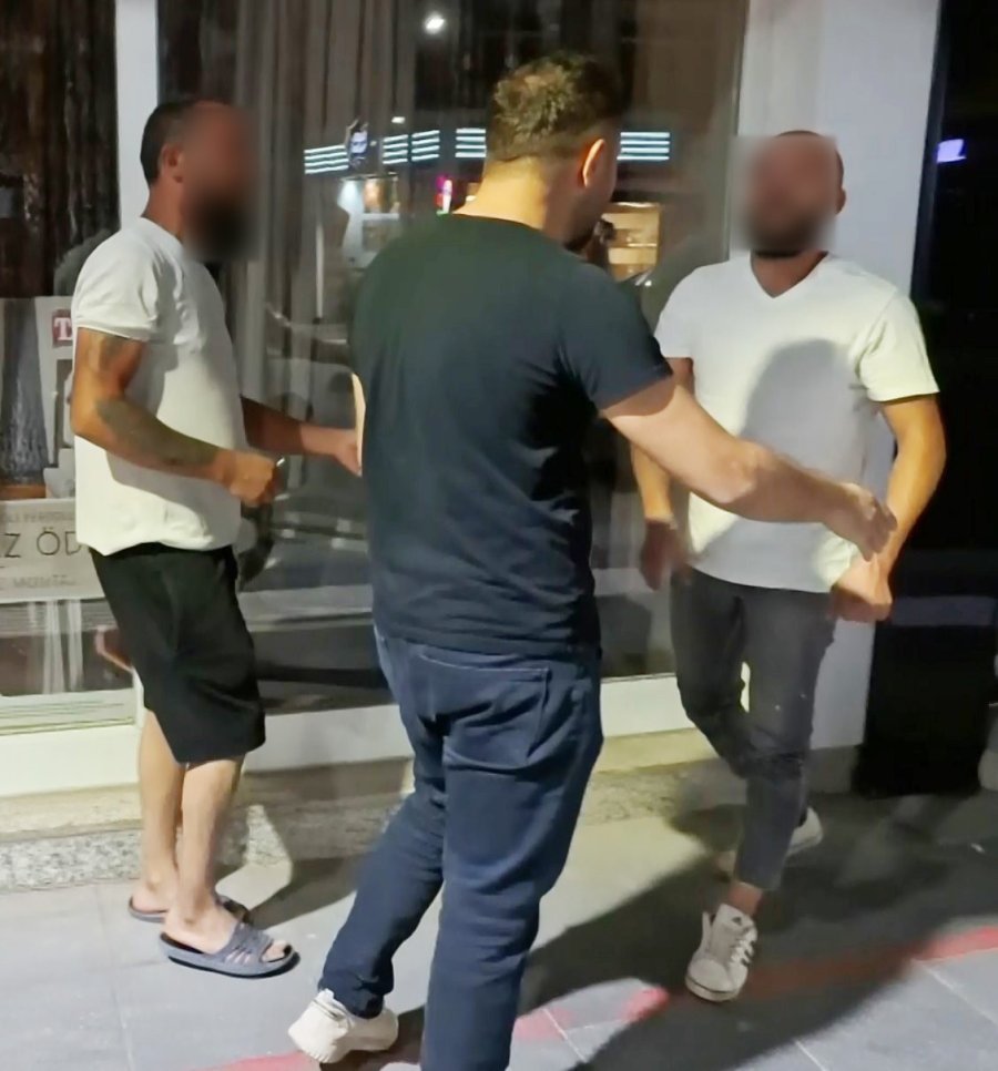 Muayenesiz Araçla Yakalanan Ehliyetsiz Ve Alkollü Sürücü: "kafamız Kıyak, Kusura Bakmayın"