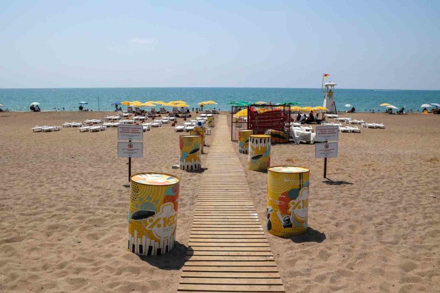 Büyükşehir Plajları Tatilcilerin Gözdesi Oldu