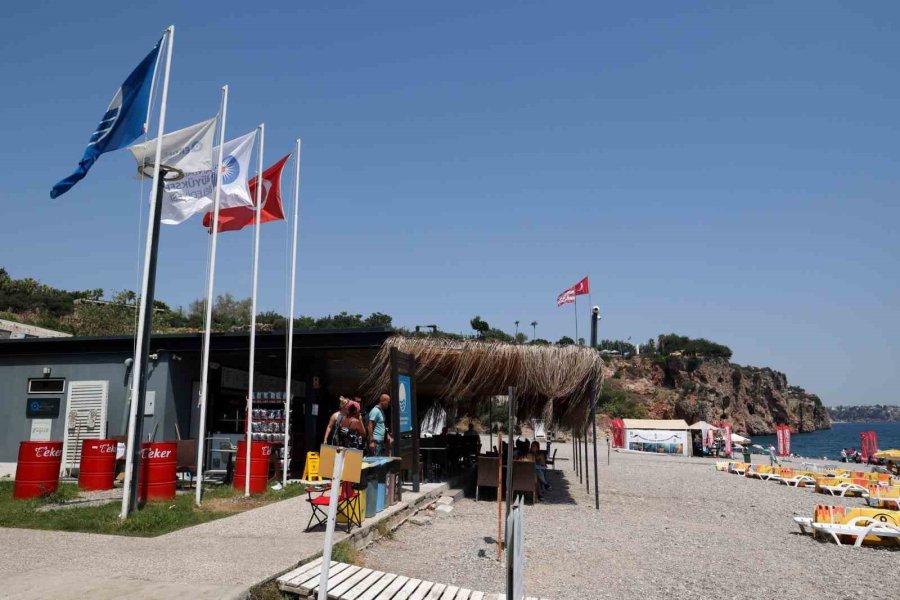 Büyükşehir Plajları Tatilcilerin Gözdesi Oldu