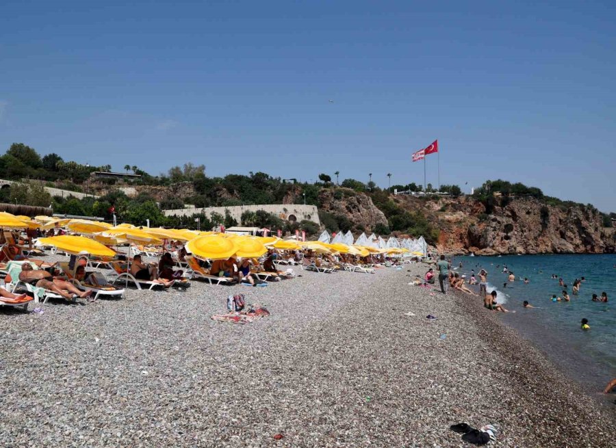 Büyükşehir Plajları Tatilcilerin Gözdesi Oldu