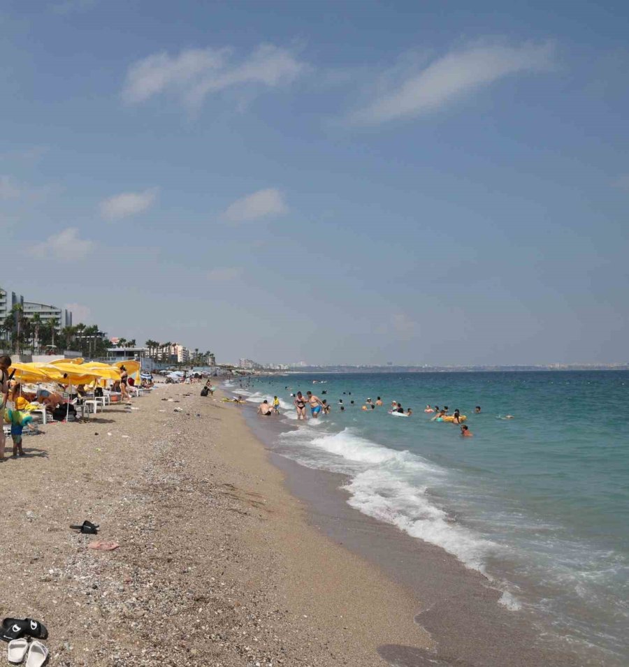 Büyükşehir Plajları Tatilcilerin Gözdesi Oldu