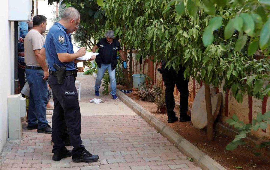 Antalya’da Eski Eş Dehşet Saçtı: 1’i Ağır 2 Yaralı