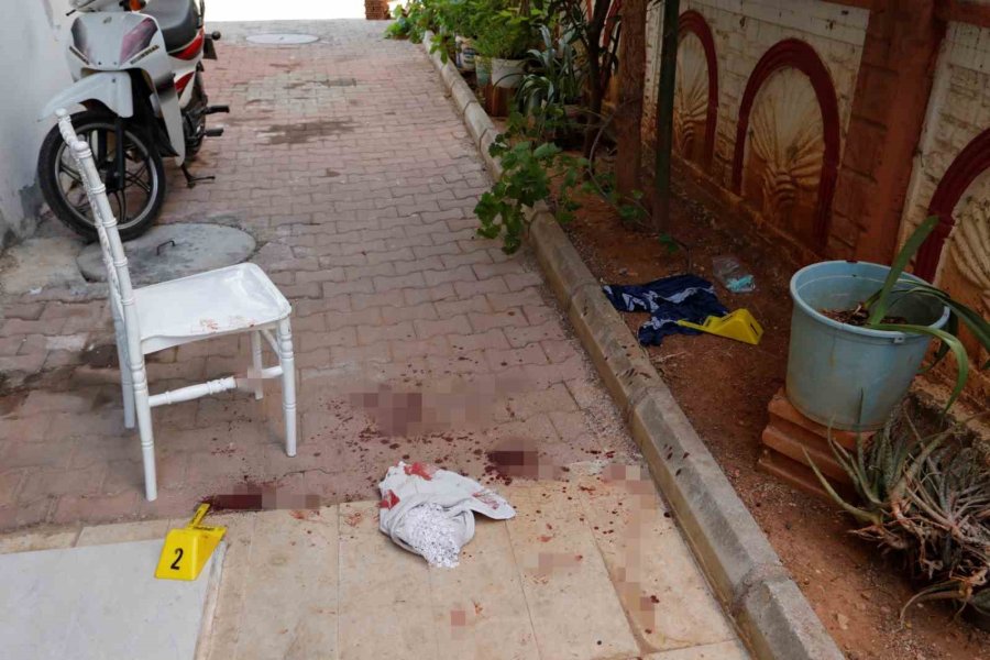 Antalya’da Eski Eş Dehşet Saçtı: 1’i Ağır 2 Yaralı