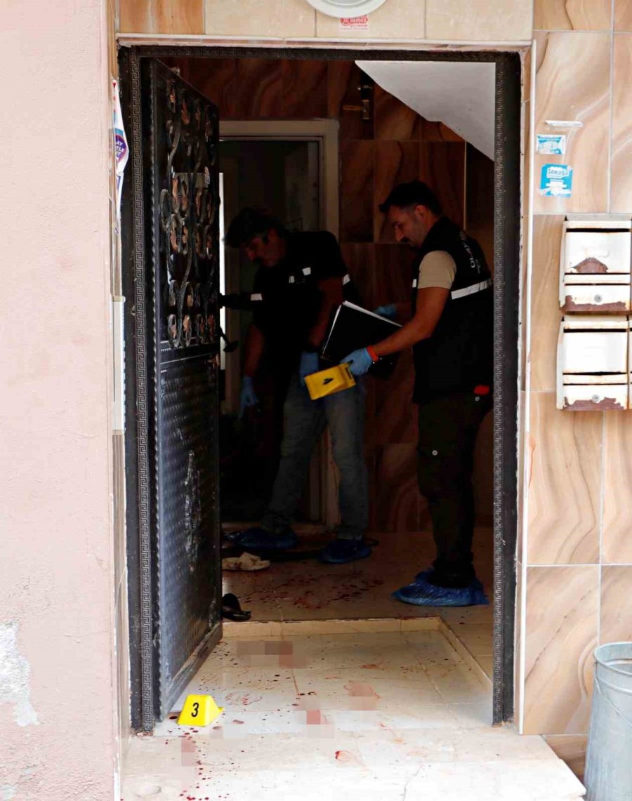 Antalya’da Eski Eş Dehşet Saçtı: 1’i Ağır 2 Yaralı