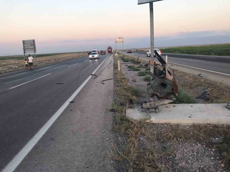 Kontrolden Çıkan Otomobil Karşı Şeride Geçti: 4 Yaralı