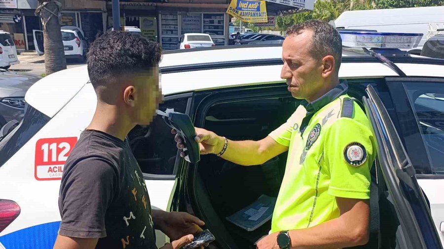 Otomobil İle Elektrikli Motosiklet Çarpıştı: 1 Yaralı