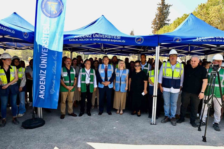 Antalya’da 900 Yataklı Modern Sağlık Kompleksi İçin İlk Beton Döküldü