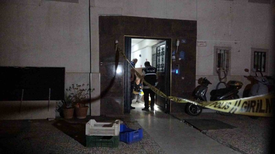 Oturduğu Apartmanın Girişinde Silahlı Saldırıya Uğrayan Şahıs Yaralandı