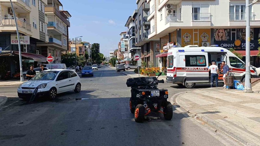 Manavgat’ta Otomobilin Çarptığı Atv Sürücüsü Yaralandı