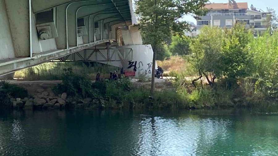 Balık Avlamak İçin Geldiği Irmakta Ceset Buldu