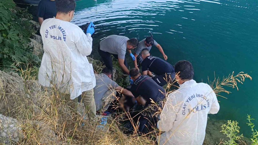 Balık Avlamak İçin Geldiği Irmakta Ceset Buldu