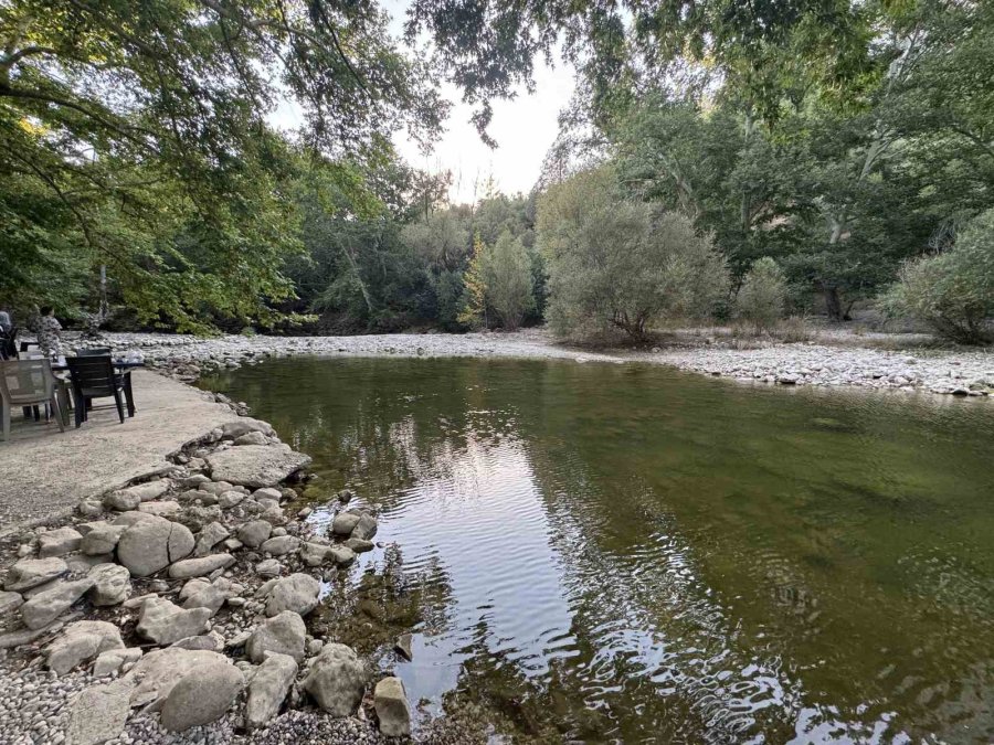 Üzümdere Irmağı Kuraklığa Yenik Düştü, Eski Halinden Eser Kalmadı