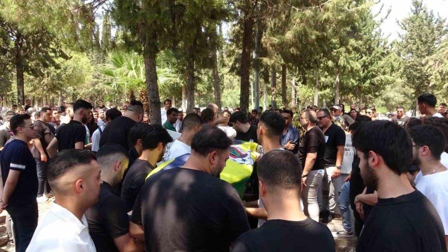 ‘jrokez’ Lakaplı Yayıncı Oğuzhan Dalgakıran Toprağa Verildi