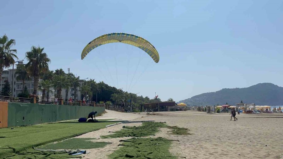 Trafik Kazası Yamaç Paraşütü Kamerasında