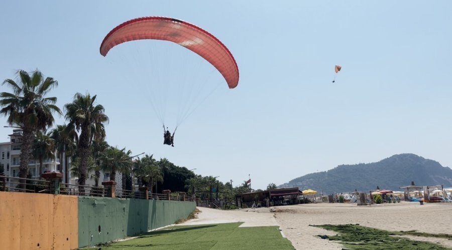 Trafik Kazası Yamaç Paraşütü Kamerasında