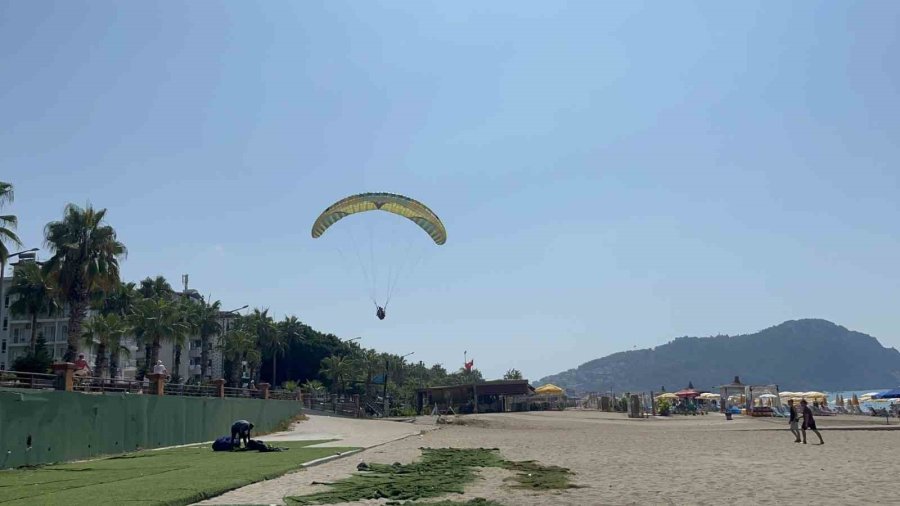 Trafik Kazası Yamaç Paraşütü Kamerasında