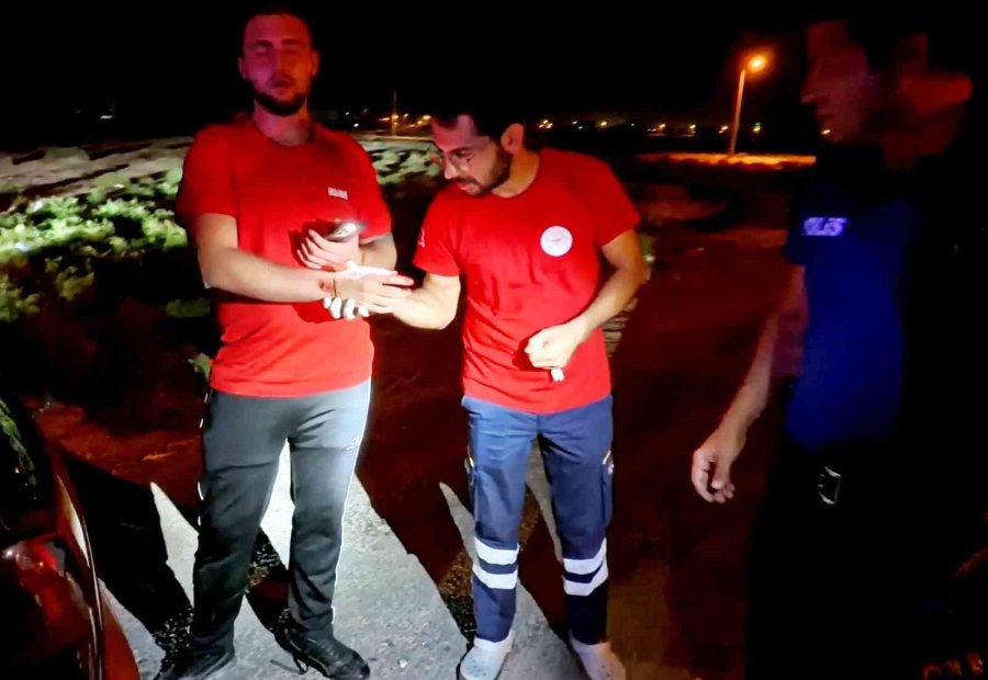 Sağlık Ekibine "pansuman Yapın Gönderin" Dedi, Gazeteciyle De İmalı Konuştu