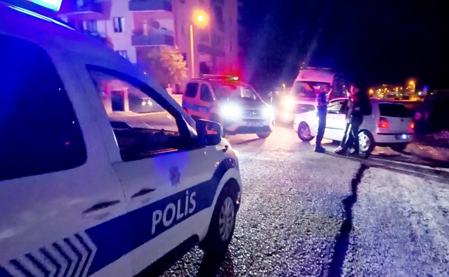 Sağlık Ekibine "pansuman Yapın Gönderin" Dedi, Gazeteciyle De İmalı Konuştu