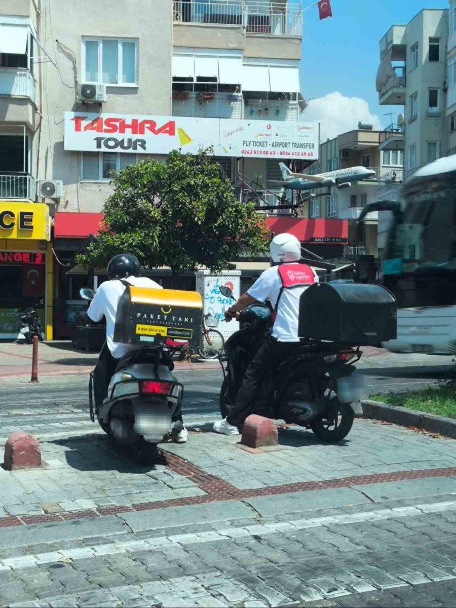 Alanya’da Yaya Yolları Ve Kaldırım İşgali Yapan Motosikletlere 136 Bin Tl Ceza