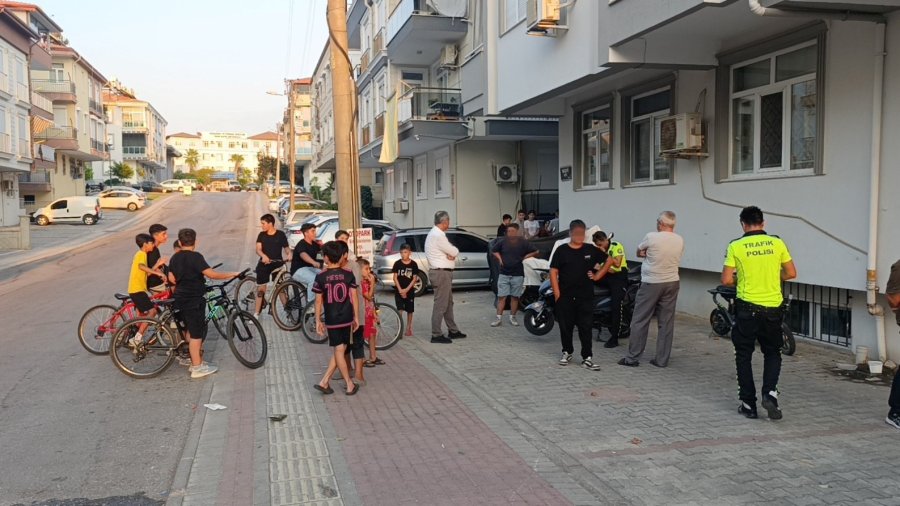 Motosikletleri Bırakıp Kaçtılar, Yakalanınca "biz Minibüsle Geldik" Dediler