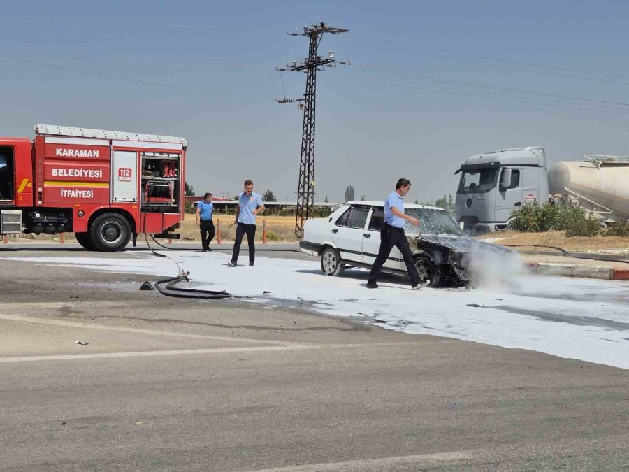 Karaman’da Seyir Halindeki Otomobil Alev Alev Yandı