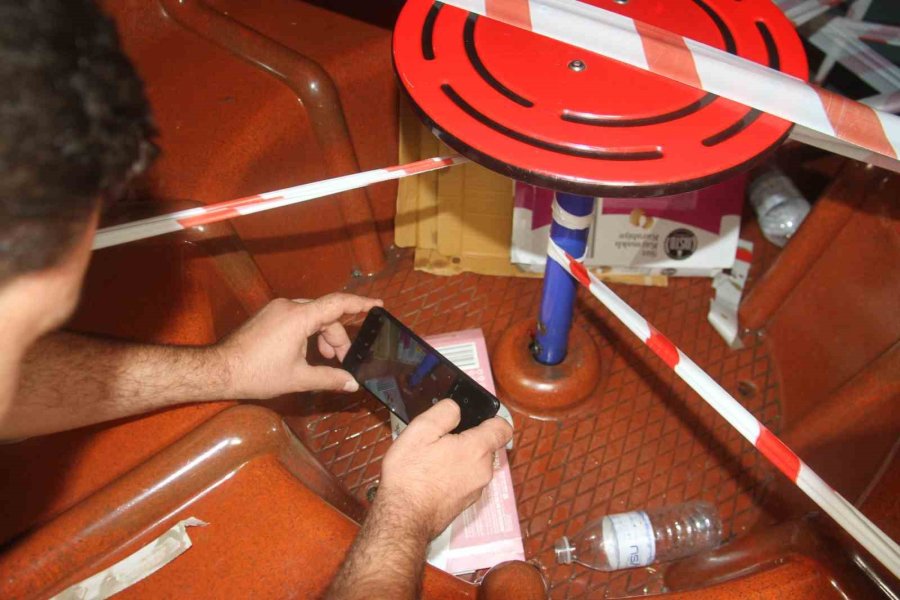 Oyun Parkında 4 Yaşındaki Çocuğun Ayağına Vida Saplandı