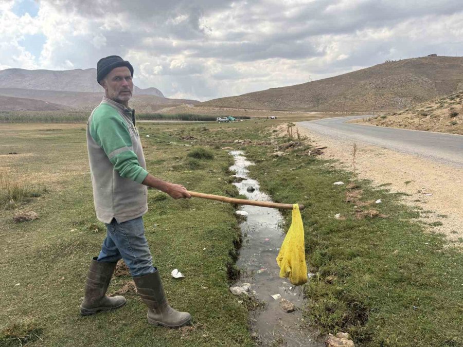 Piknik Ve Kamp İçin Gelip Çöplerini Bıraktılar Çobanlar Bile İsyan Etti