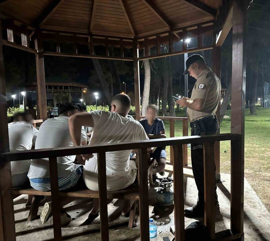 Antalya’da Eş Zamanlı Asayiş Uygulaması: Aranan 20 Kişi Yakalandı
