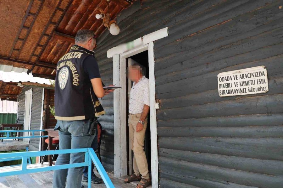 Antalya’da Eş Zamanlı Asayiş Uygulaması: Aranan 20 Kişi Yakalandı